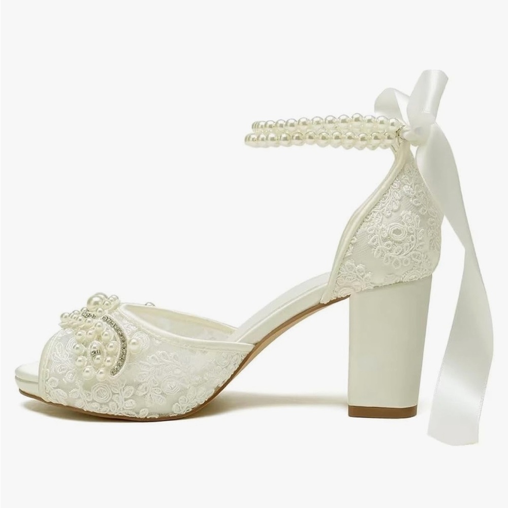 Brand: Winflag
Lace Pearl Wedding Shoes